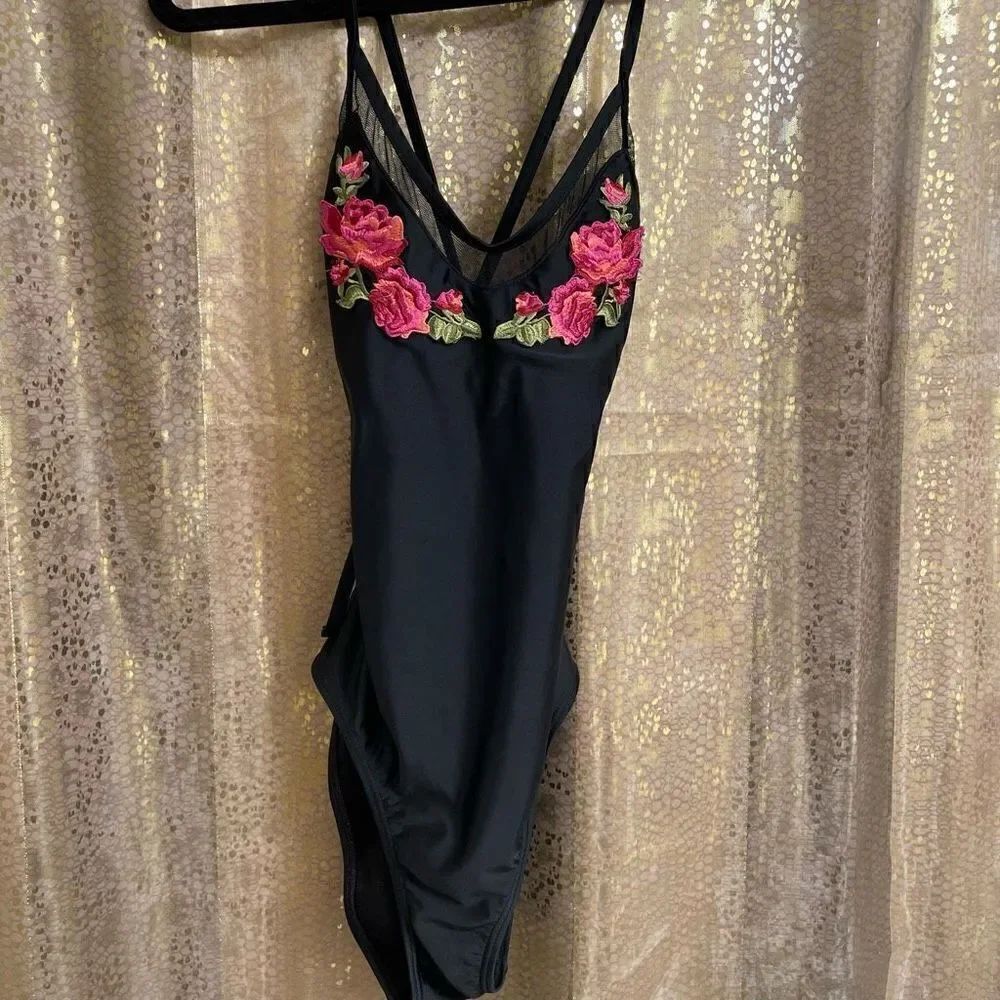 Xhilaration Black Pink One Piece Floral Swimsuit, Small